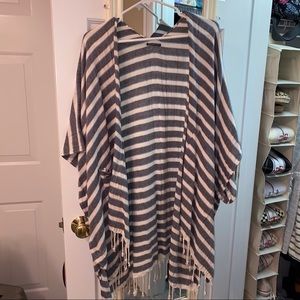 ABERCROMBIE AND FITCH KIMONO STRIPED